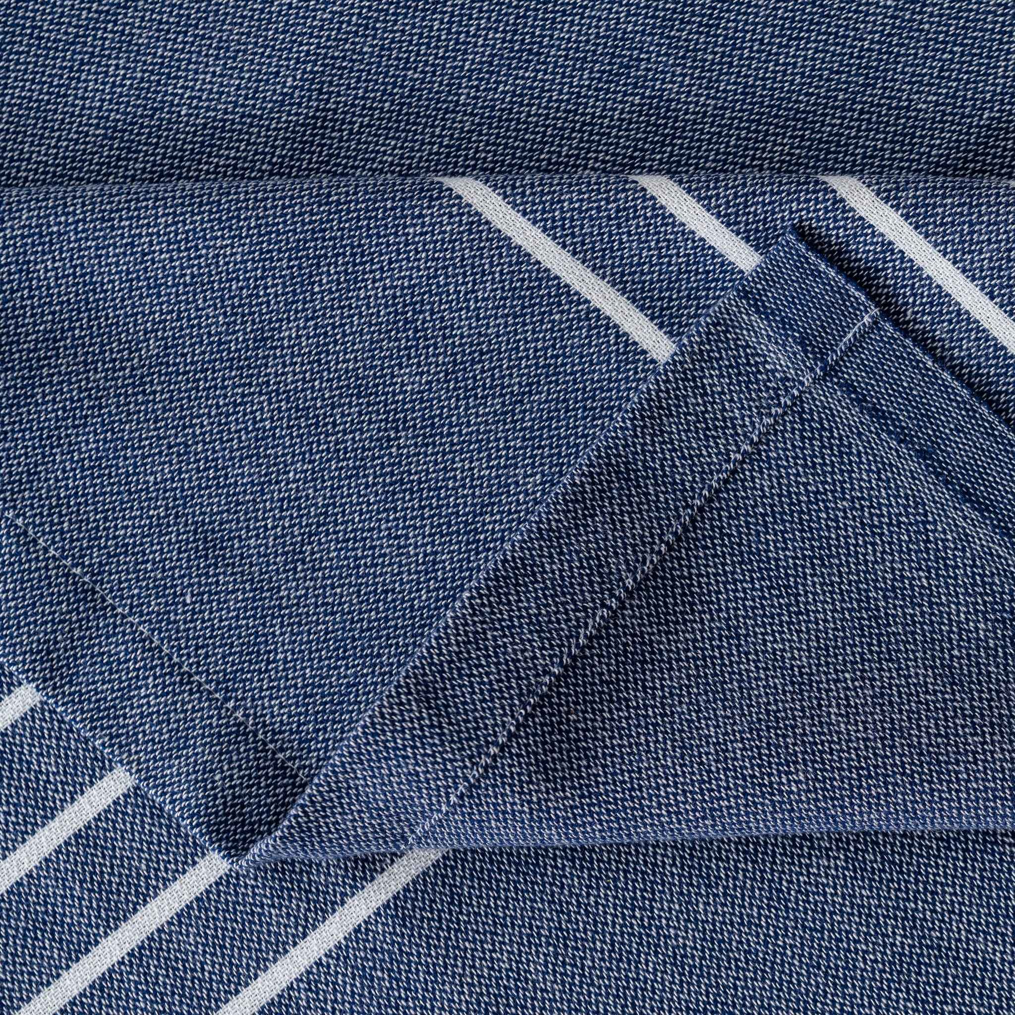 #color_navy blue - lucy