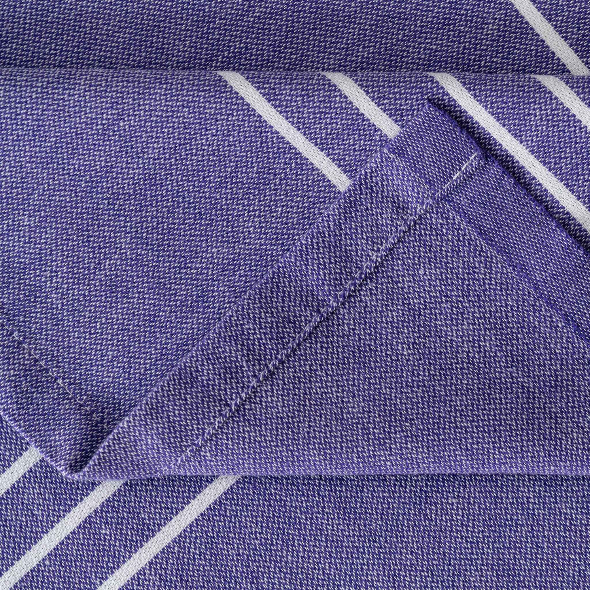 #color_dark purple - lucy