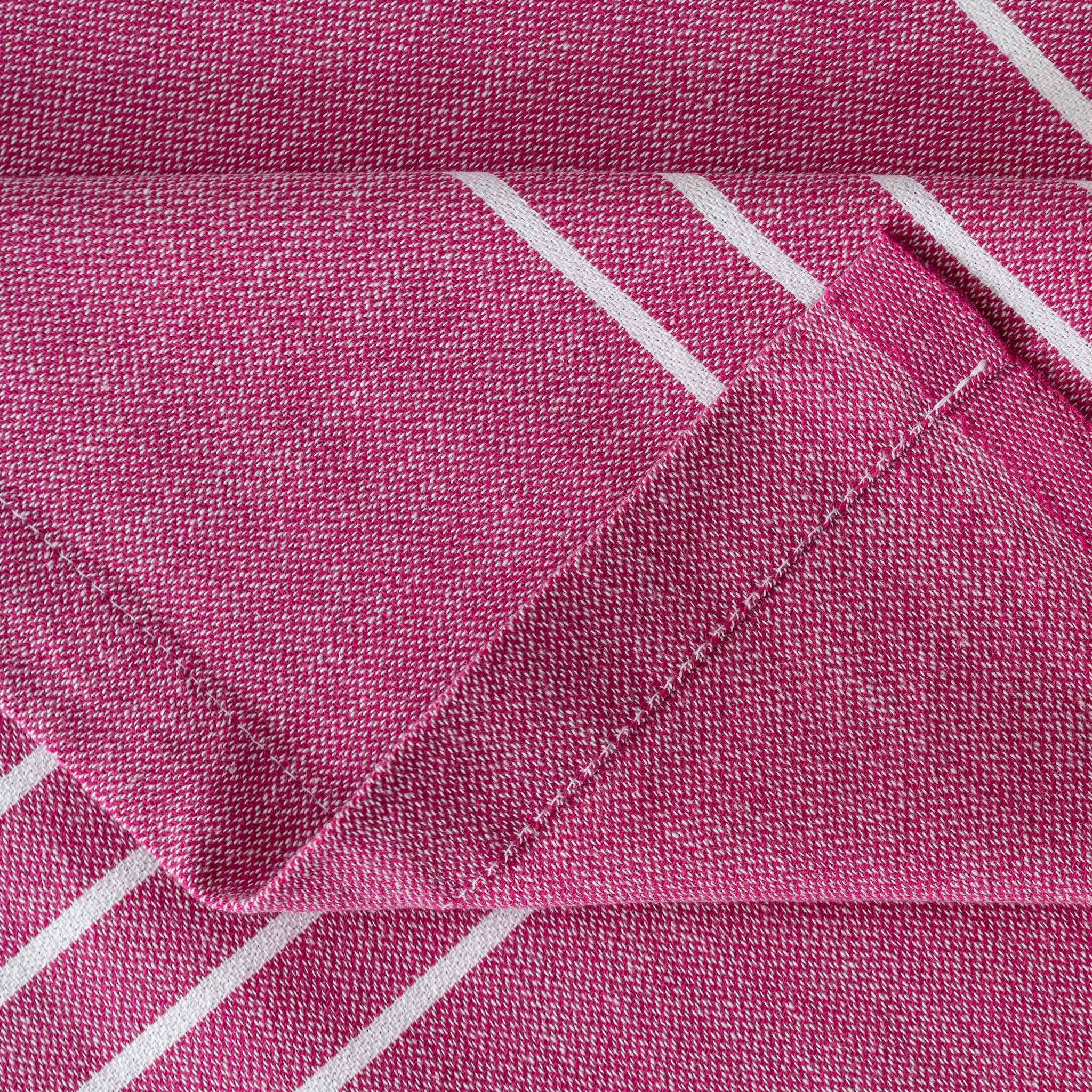 #color_fuchsia - lucy