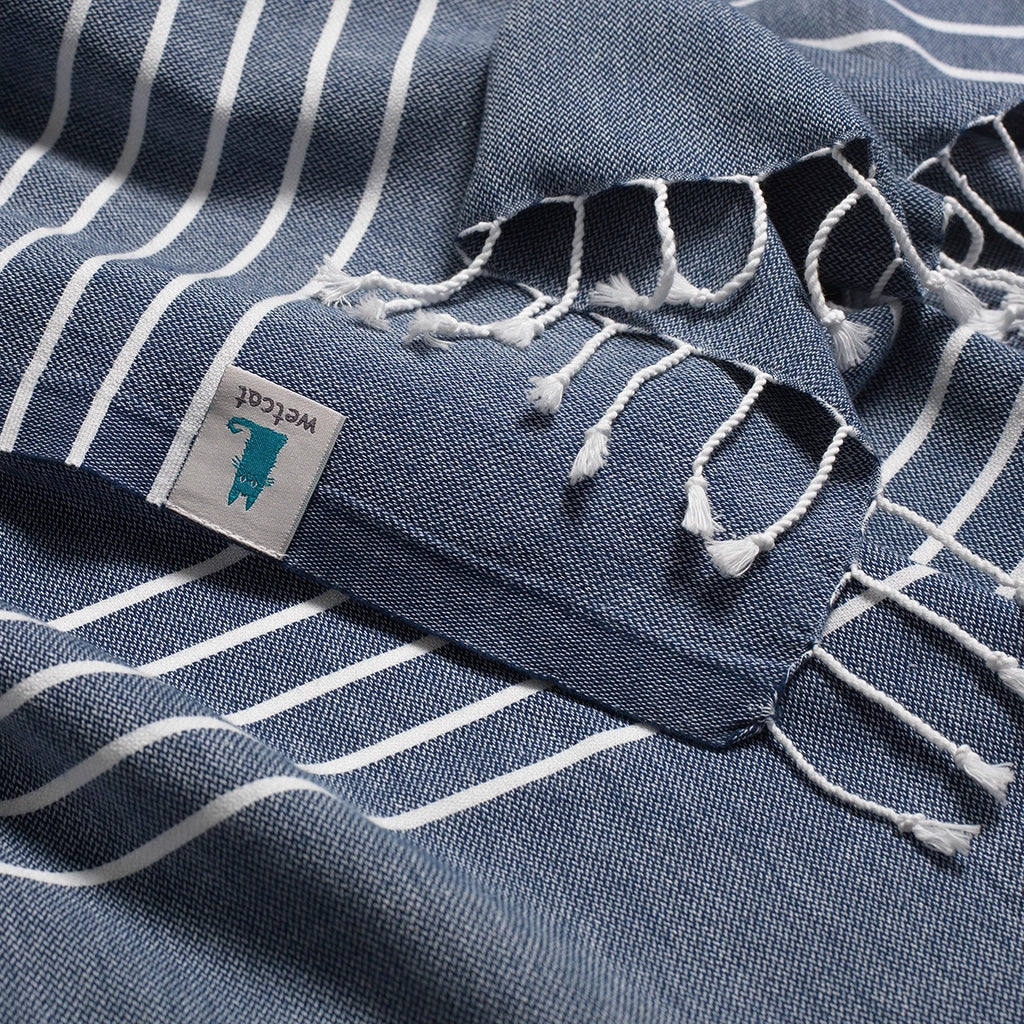#color_navy blue - lucy