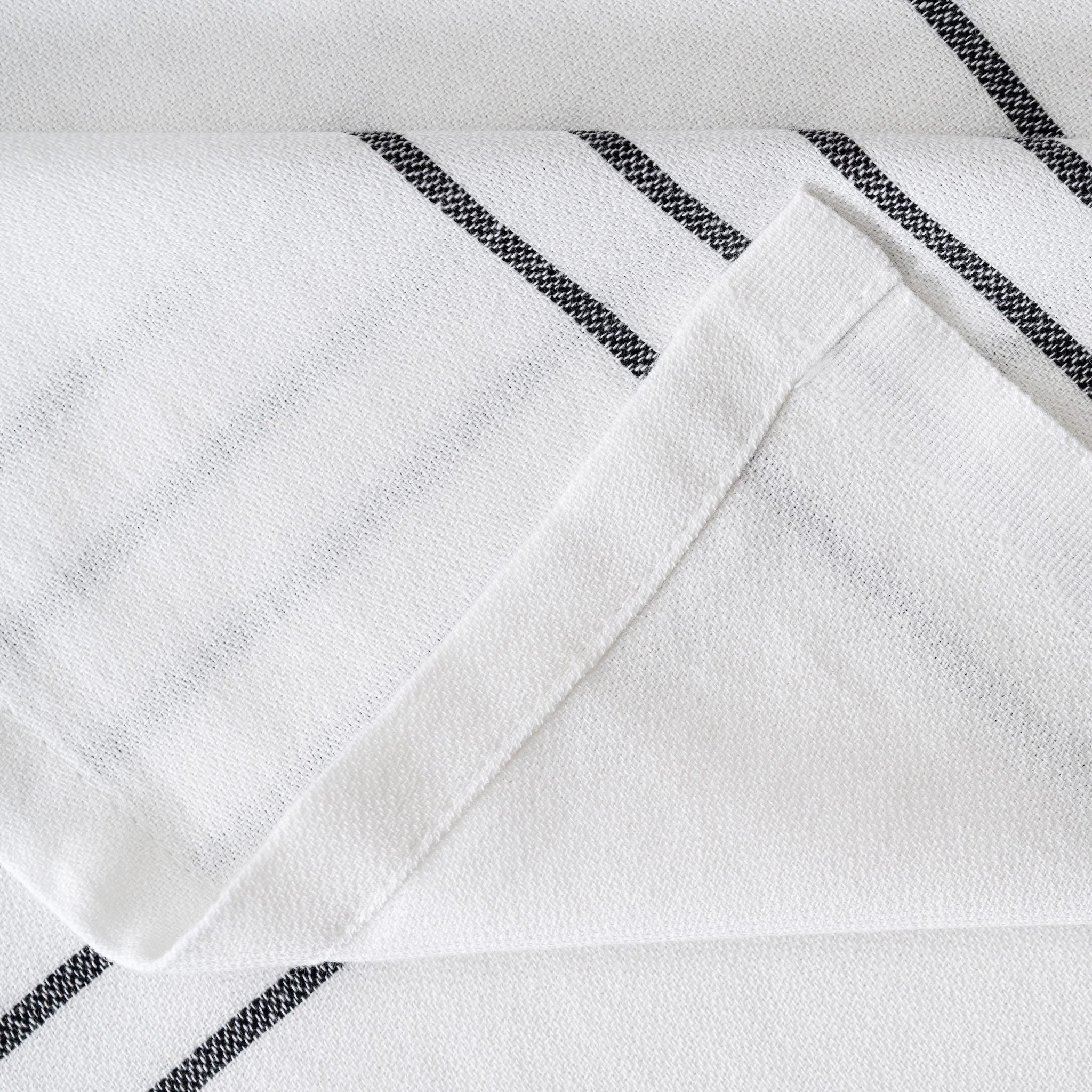 #color_black & white - lucy